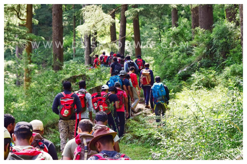 Trekkers acclimatizing before the Sar Pass Trek